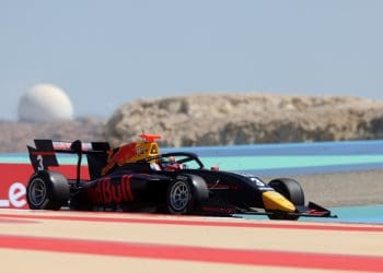 Lindblad supera pilotos da ART para conquistar vitória na corrida de Sprint da F3 no Bahrein.