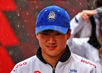 Tsunoda aberto a ofertas de outras equipes de Fórmula 1 além da Red Bull.