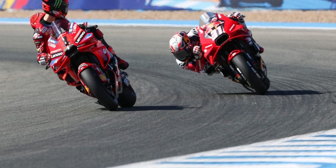 Bagnaia relaciona desafios da Ducati com o sucesso de Acosta.