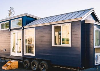 GALLERY: Tiny Home Blends Sleek Dark Exterior With Bright and Spacious Interior
