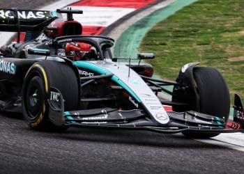 Russell expressa frustração por eliminação no GP da China.