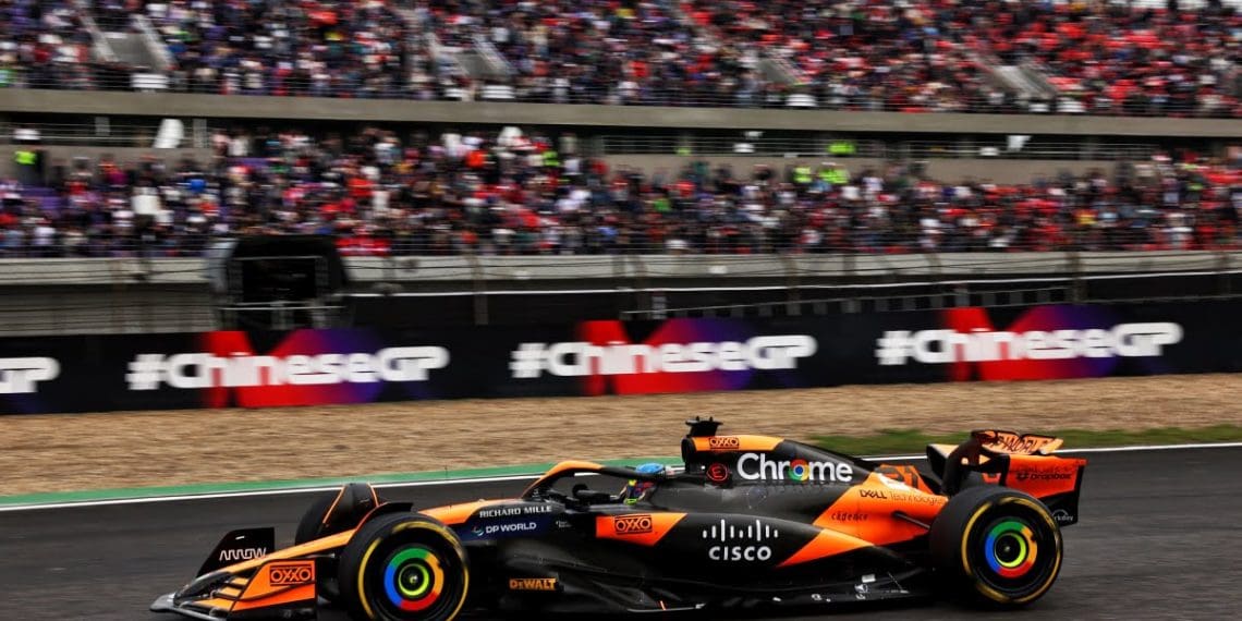 McLaren revela detalhes da lesão de Piastri no Grande Prêmio da China de F1.