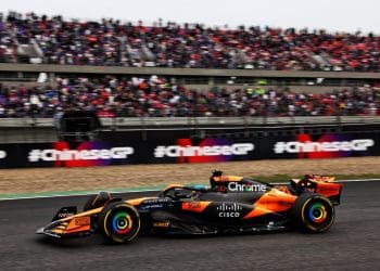McLaren revela detalhes da lesão de Piastri no Grande Prêmio da China de F1.