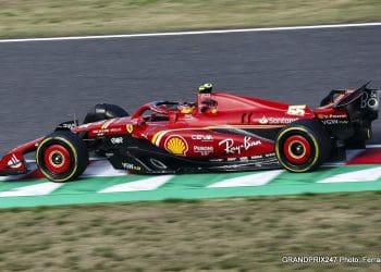 Carlos Sainz teve uma forte performance na corrida.