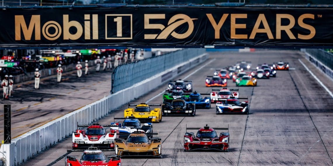Bourdais na frente em Sebring após uma hora.