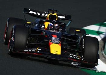 Verstappen lidera os tempos no primeiro treino no Grande Prêmio da Arábia Saudita à frente de Alonso e Perez.