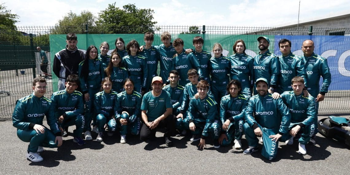 Alonso lidera workshops de STEM antes do Grande Prêmio da Espanha de F1.