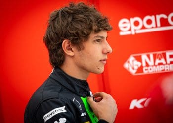 Russell assume posição de Antonelli com oportunidade na Mercedes Formula 1 se aproximando.