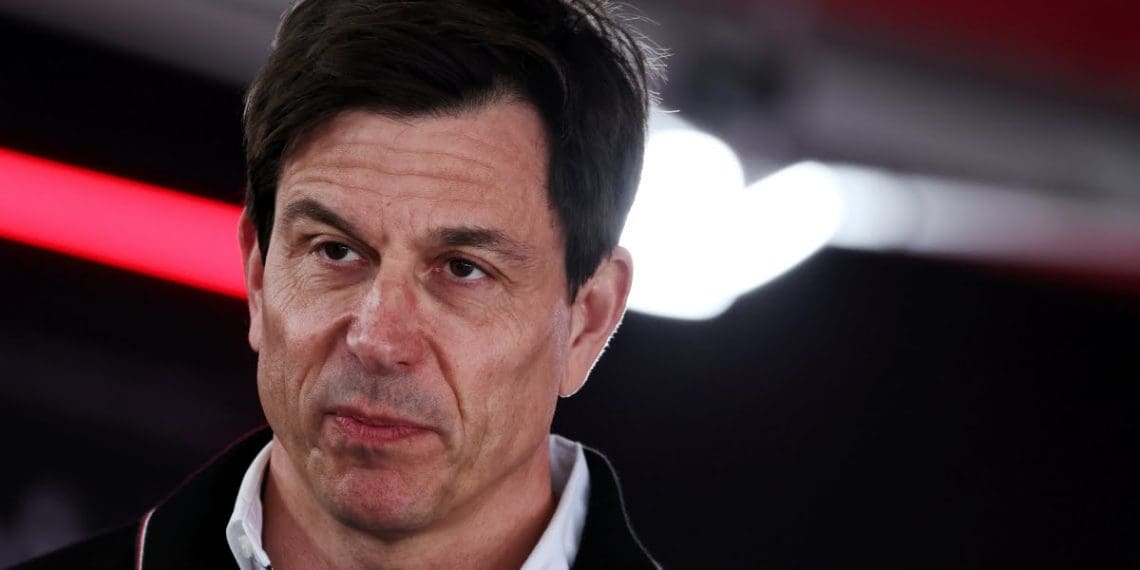 Wolff sugere que certos competidores da Fórmula 1 podem estar em desvantagem com os novos motores de 2026.