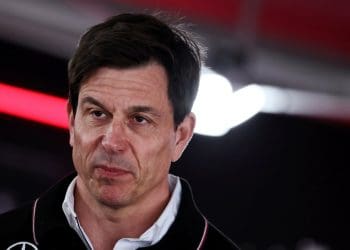 Wolff sugere que certos competidores da Fórmula 1 podem estar em desvantagem com os novos motores de 2026.