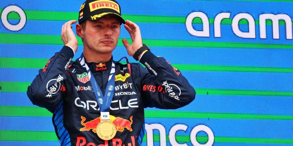 Mercedes intensifica perseguição a Verstappen na Fórmula 1 com declaração do CEO.