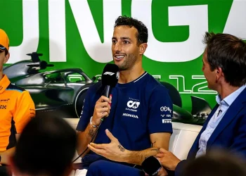 Daniel Ricciardo em risco de ser dispensado pela Red Bull.