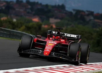 Veículo roubado do piloto da Ferrari da Fórmula 1 é encontrado pela polícia de Londres.