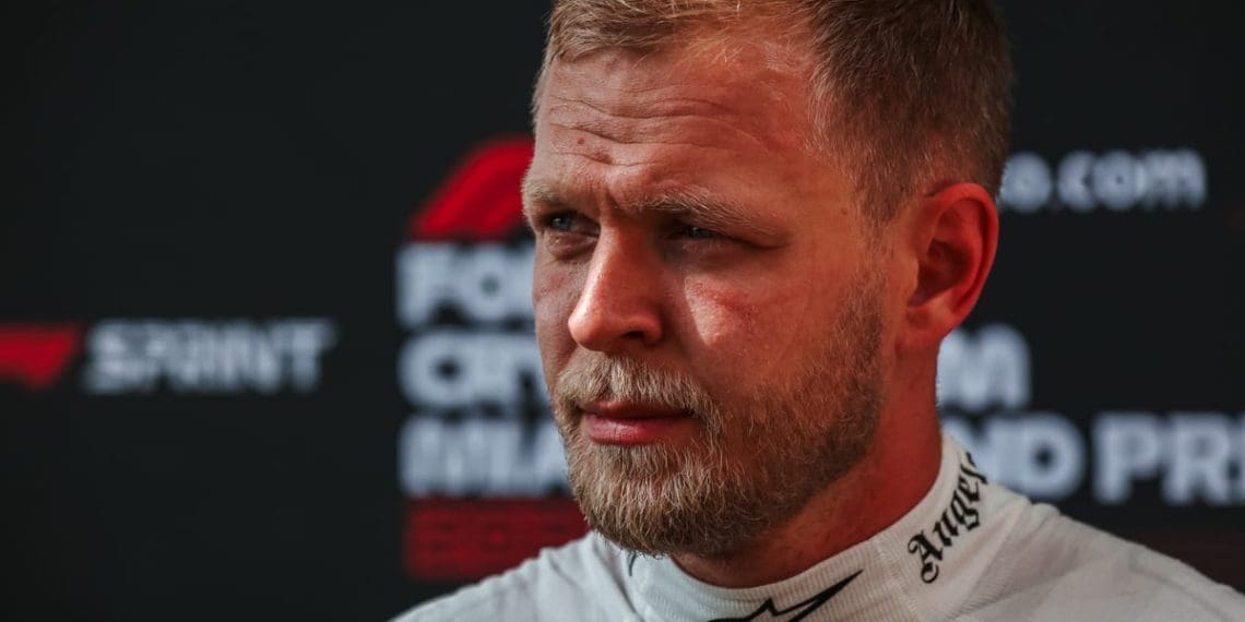 Magnussen perto de ser banido da F1 após mais uma corrida turbulenta.