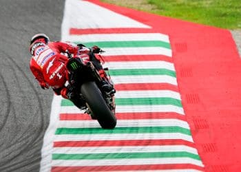 Bagnaia lidera nos treinos de sexta-feira em Mugello e enfrenta escrutínio.
