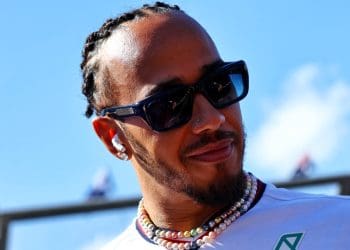 Hamilton segue positivo apesar de enfrentar seu começo mais difícil em uma temporada de Fórmula 1 em 2024.