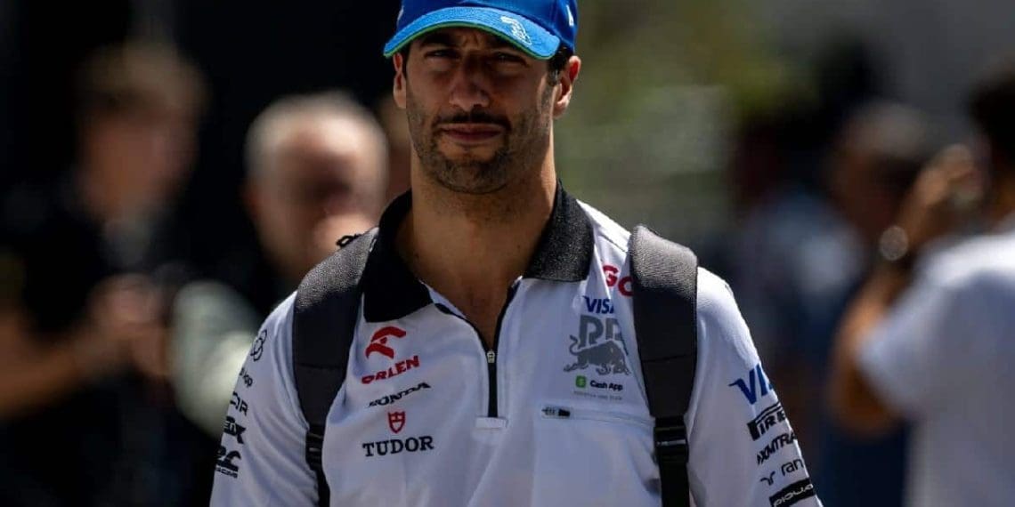 Antigo chefe de equipe da Fórmula 1 alerta Daniel Ricciardo que ele pode ser substituído se não se manter composto na Red Bull Racing.