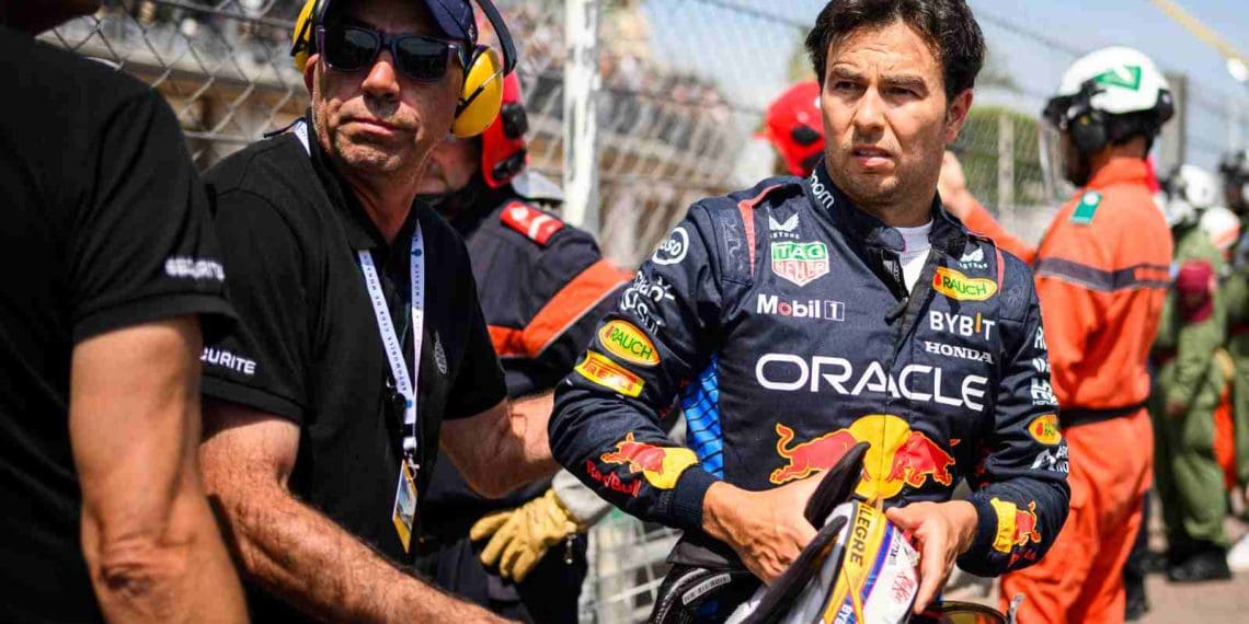 Ex-piloto de Fórmula 1 critica Sergio Perez após renovação de contrato, argumenta que a Red Bull está em desvantagem na batalha pelo campeonato.