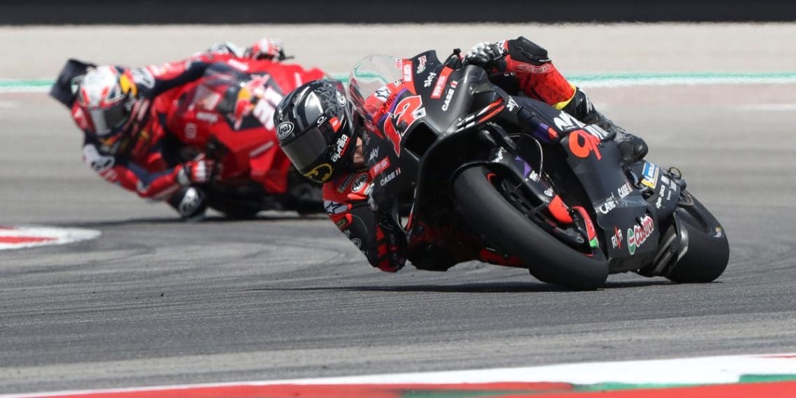 Vinales vence em COTA MotoGP saindo da 11ª posição, enquanto Marquez cai da liderança.