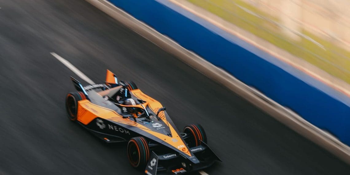McLaren conquista primeira vitória na Fórmula E de forma dramática.