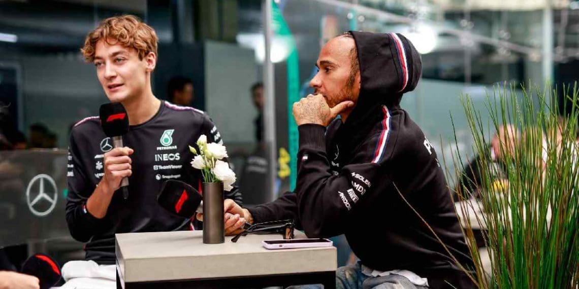 George Russell revela estar recebendo notificações no celular sobre possíveis substitutos para Lewis Hamilton, que está indo para a Ferrari.