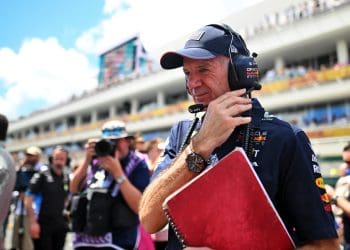 Podcast discute futuro de Newey após Red Bull e aspirações de Antonelli na F1.