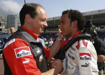 Hamilton agradece Vasseur por assinar com a Ferrari.