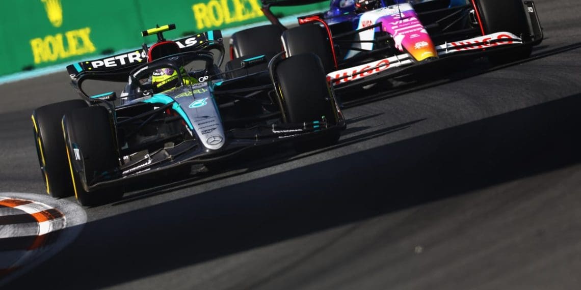 Mercado imprevisível da F1 coloca muitos pilotos em situação estranha.