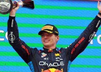 Max Verstappen continua a dominar apesar da forte concorrência em 2024.