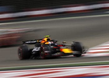 Red Bull suspende funcionário que fez queixa contra Horner.