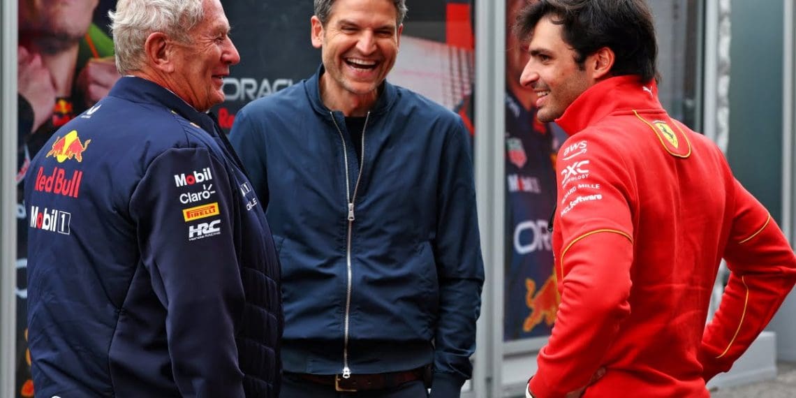 Marko confirma Red Bull discutindo Sainz para vaga na F1 de 2025.