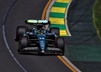 Alonso elogia Aston Martin F1 por seus esforços de desenvolvimento audaciosos.