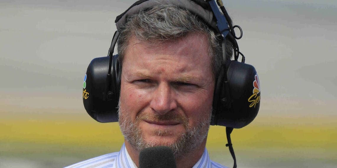 Confira: Dale Earnhardt Jr. compartilha sua opinião sobre a decisão da NASCAR de não tornar as cartas permanentes.