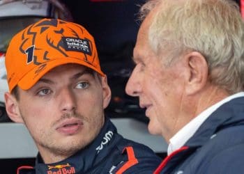 Max Verstappen confessa di aver ignorato le chiamate di Helmut Marko perché non aveva paura di lui come gli altri giovani piloti Red Bull.