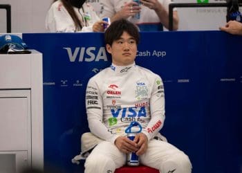 Yuki Tsunoda deve mudar de equipe para resgatar seu futuro na Fórmula 1.