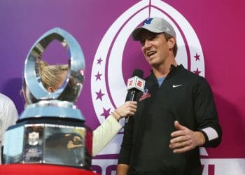 ELI MANNING DROPS FIRE BARS AT PRO BOWL – UNEXPECTED CROSSOVER!