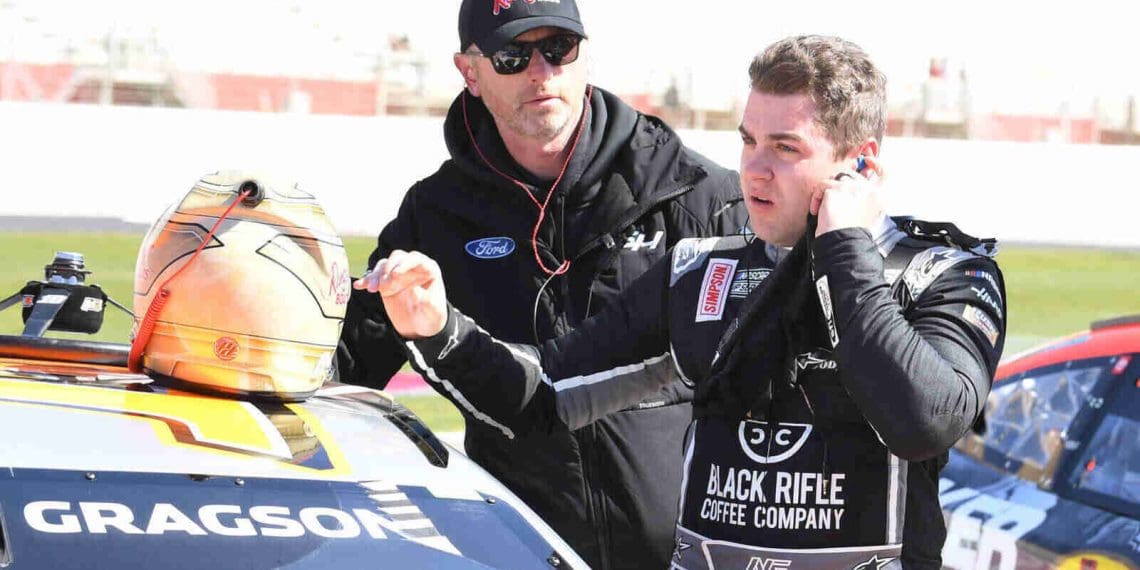 Noah Gragson analisa sua mentalidade e determinação durante tempos incertos.