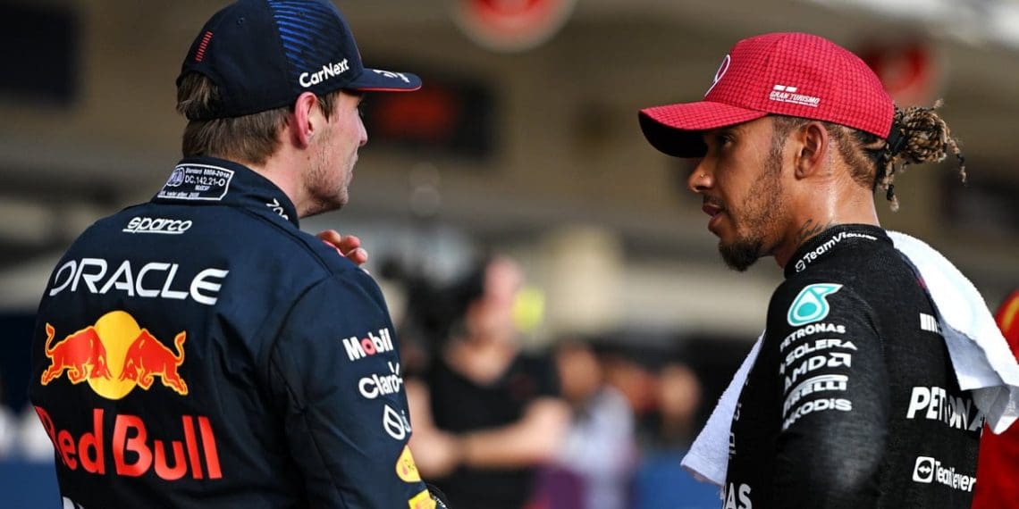 Hamilton acredita que a mudança de Verstappen para a equipe de F1 da Mercedes não seria lógica.