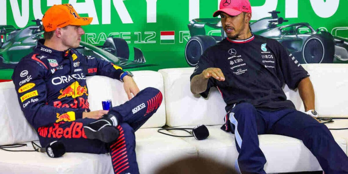 Ex-piloto da Red Bull prevê que o desempenho de Max Verstappen na F1 irá declinar e ele não terá a longevidade de Lewis Hamilton.