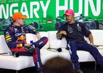 Ex-piloto da Red Bull prevê que o desempenho de Max Verstappen na F1 irá declinar e ele não terá a longevidade de Lewis Hamilton.