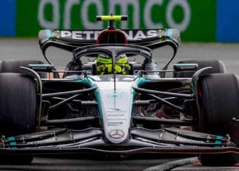 Mercedes planeja introduzir regularmente atualizações para o W15 para se manter à frente da concorrência.