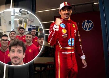 VÍDEO: Charles Leclerc se reúne com equipe da Ferrari em Maranello após vitória impressionante no Grande Prêmio de Mônaco.