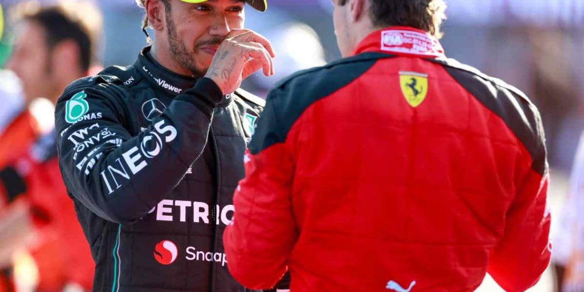 Ex-campeão da Fórmula 1 sugere que a Ferrari pode instar Lewis Hamilton a adotar uma abordagem mais jovem.