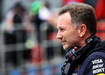 Horner responde a críticas da Mercedes sobre acusação de ‘degradação’ da Red Bull na F1.