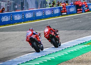 Marquez vs Bagnaia – Qual competidor parece mais ameaçador após batalha intensa?