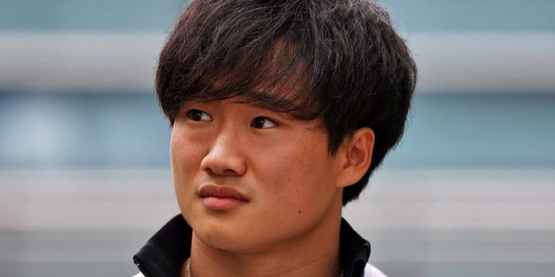RB declara que Tsunoda ficará na equipe na F1 2025.