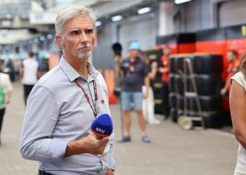 Damon Hill reage a ‘mistérios resolvidos’ após críticas do pai de Max Verstappen a Christian Horner sobre saga de investigação da Red Bull.