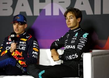Mercedes demora para escolher piloto de F1 de 2025 apesar de rumores sobre Verstappen.