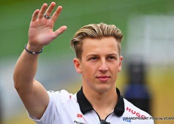 Red Bull busca novo piloto VCARB enquanto Lawson pronto para substituir Ricciardo