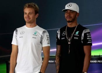 « Brocedes de retour » – Les fans excités alors que Nico Rosberg dévoile les cadeaux de Noël de Lewis Hamilton pour son enfant.